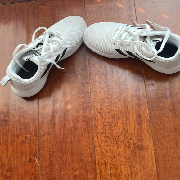 Adidas shoes - Picture 2 of 4